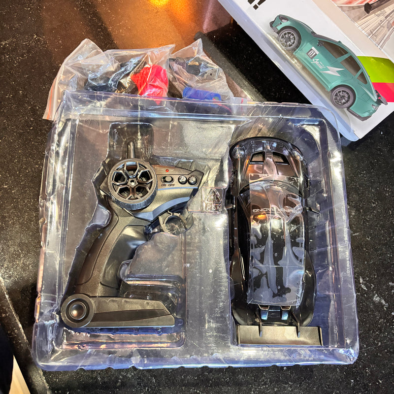 1:20 Drift Car With High Speed Of 20KM/H & Extra Set Of Tires And Cone - Project M Shop