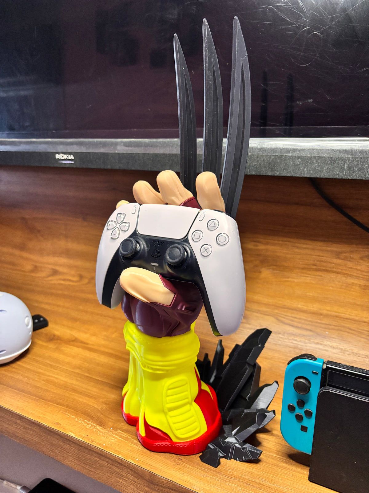 Wolverine Claw Hand PS5 Controller Stand | Marvel Gaming Holder India