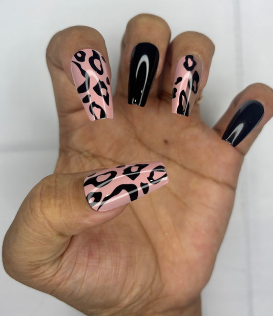 24 PCs Press-on Nails Set - Stylish and Easy Application