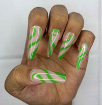 24 PCs Press-On Nails Set – Trendy Reusable Nail Art