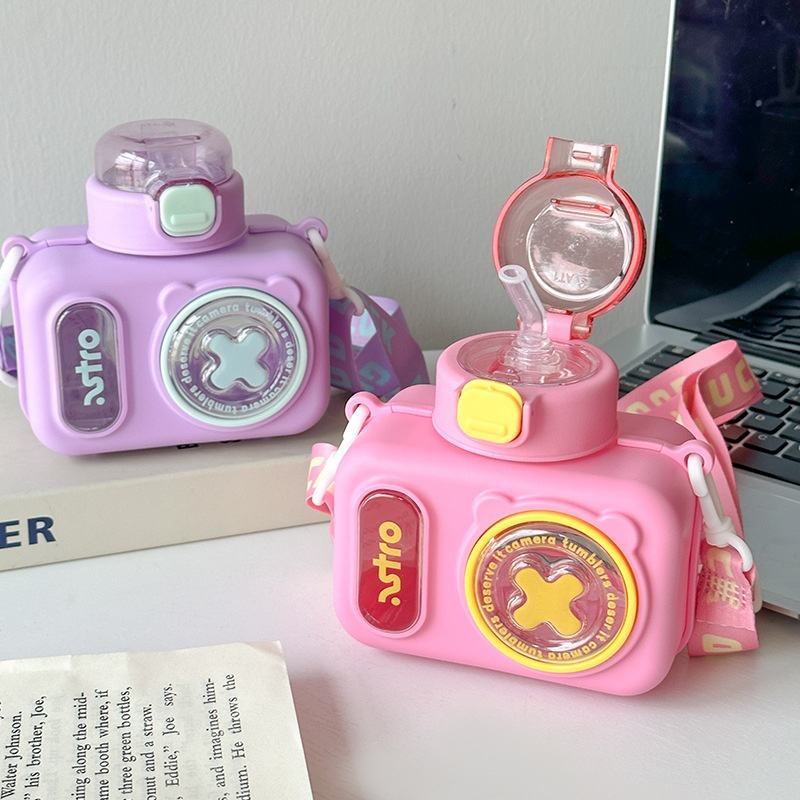Camera Style Children's Water Bottle - 600 ml Anti-fall Plastic - Random Color