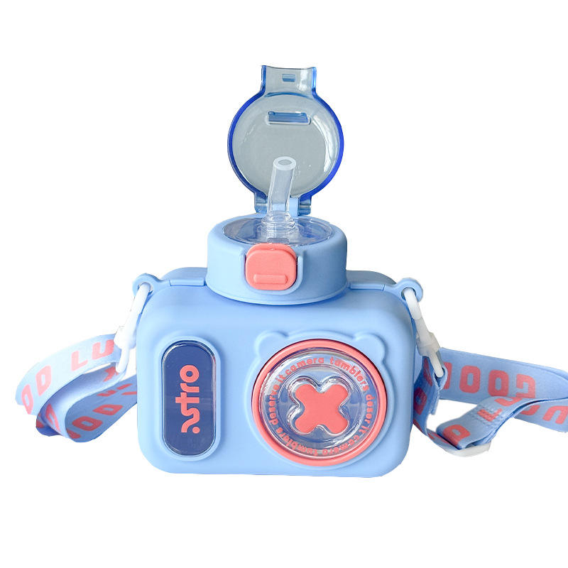 Camera Style Children's Water Bottle - 600 ml Anti-fall Plastic - Random Color