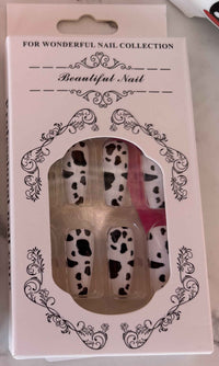 24 PCs Press-On Nails Set – Festive Season Nail Art